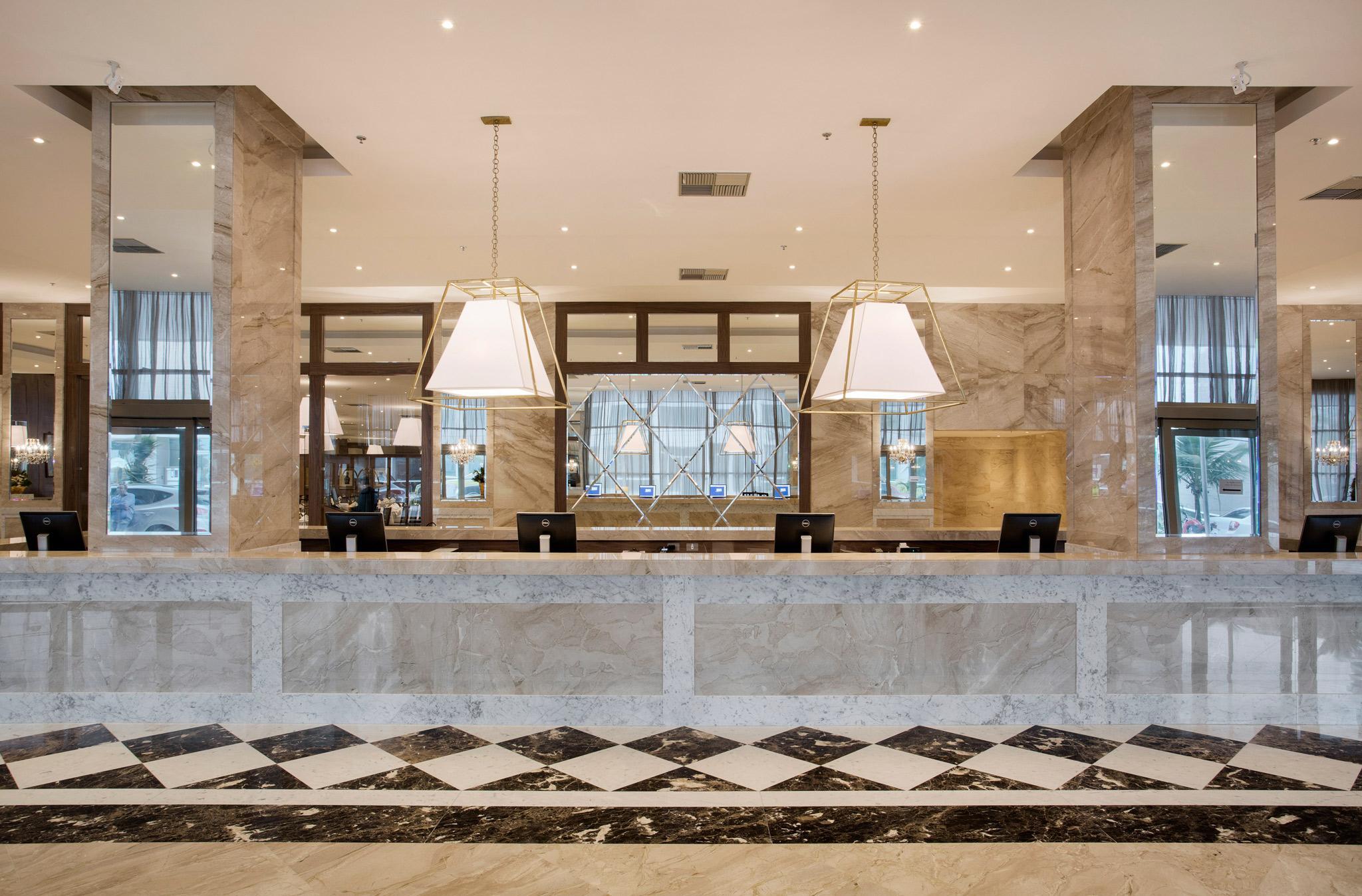 马拉蓬迪温莎酒店 里约热内卢 外观 照片 The lobby of the hotel