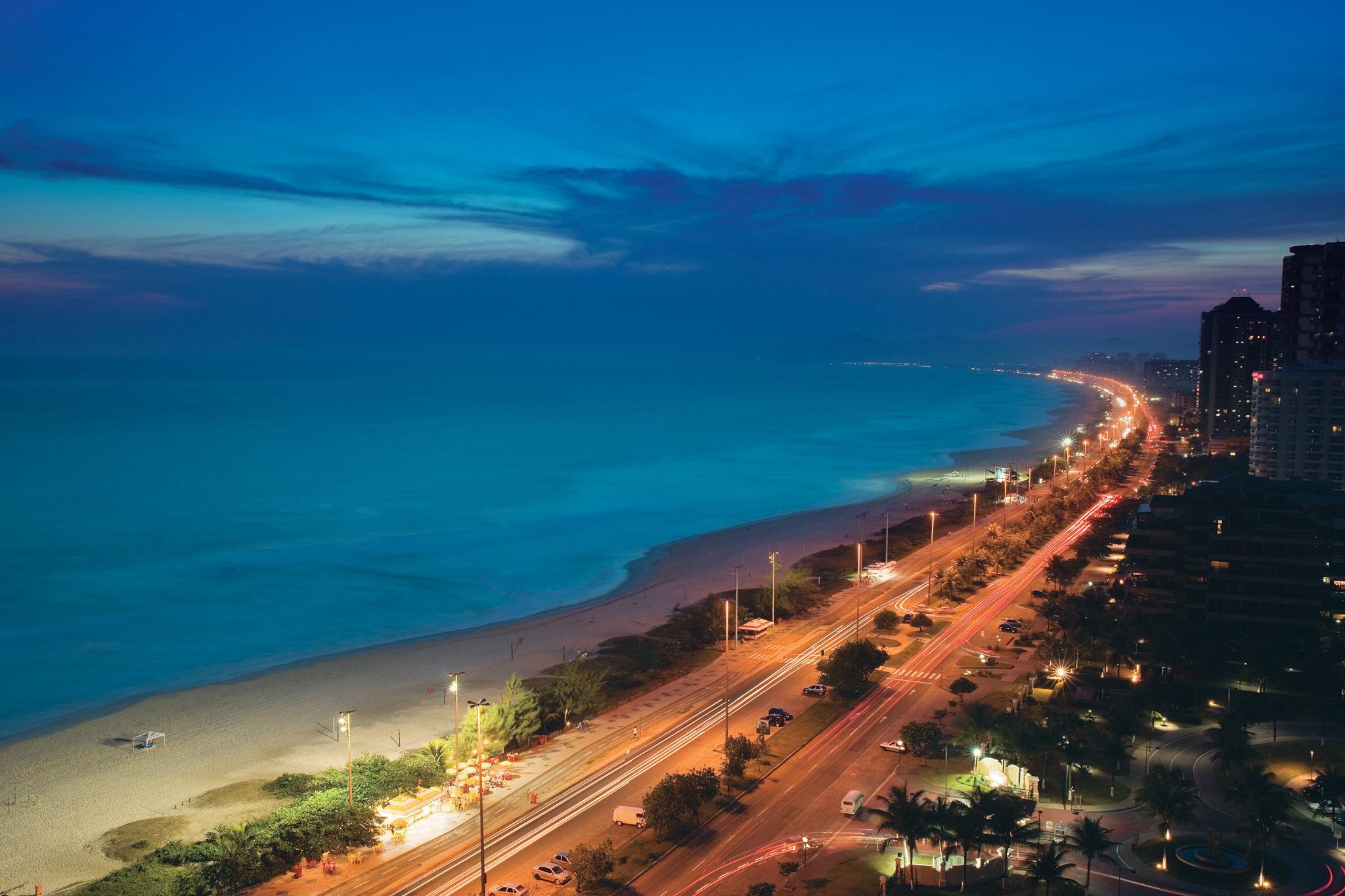 马拉蓬迪温莎酒店 里约热内卢 外观 照片 Ocean Drive at night