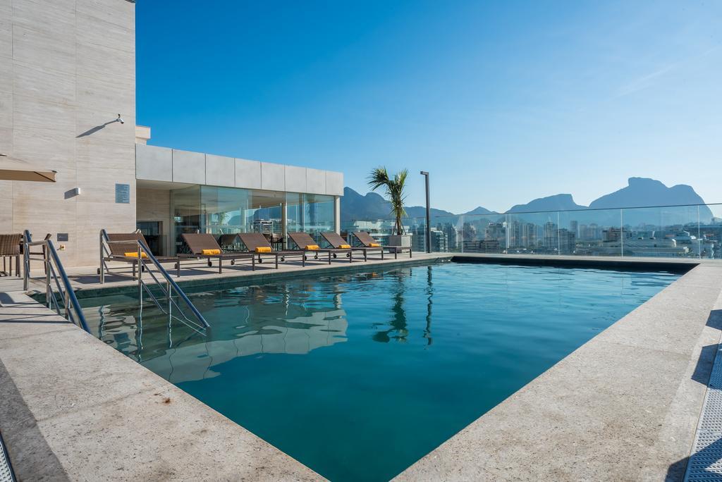 马拉蓬迪温莎酒店 里约热内卢 外观 照片 Hotel's rooftop pool